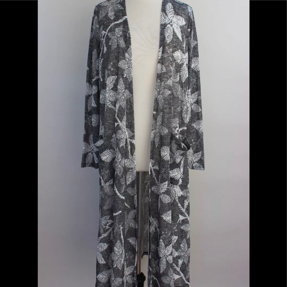 Lularoe Black and White Floral Sarah BNWT